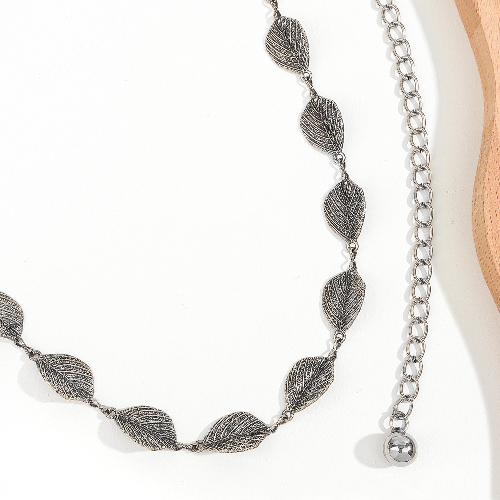 Leaf Style Waist Chain Retro Paired With Denim Skirt And Pants