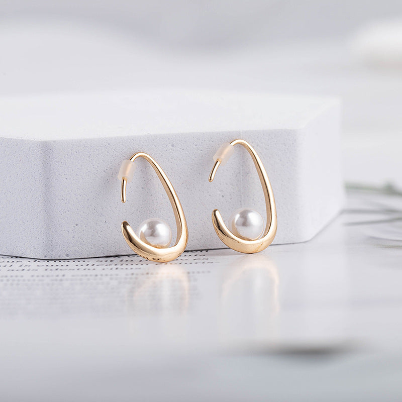 New Pearl Earrings With Brass Texture Metal
