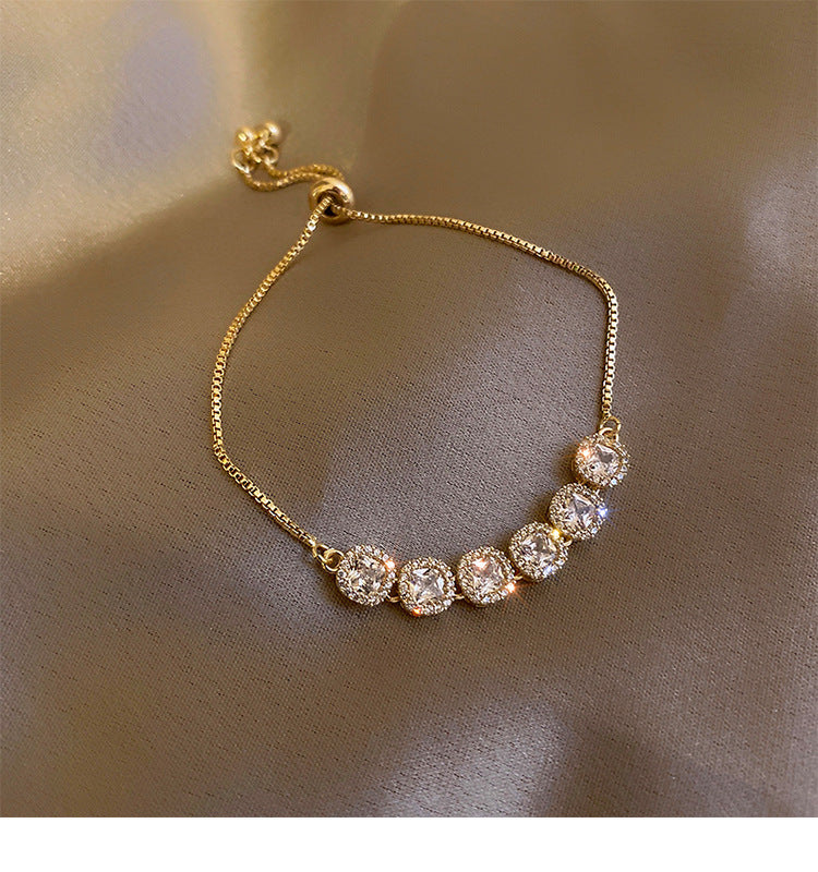 Luxury Yet Understated Flower-embellished Zircon Bracelet With A High-end Vibe