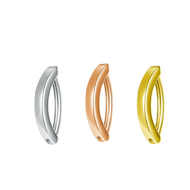 Minimalist And Personalized Female Navel Ring Puncture