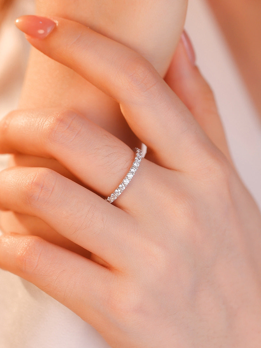 Silver Full-set With Finely Crafted Zircon Ring And Diamonds That Won't Fall Off