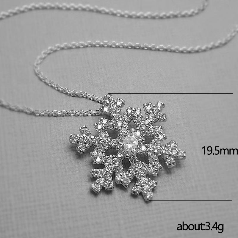 Lightweight Luxury Zircon Snowflake Pendant Necklace For Women