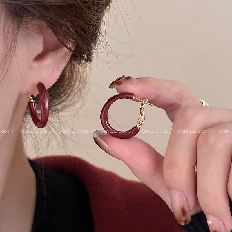 Simple Hoop Earrings For Round Faces