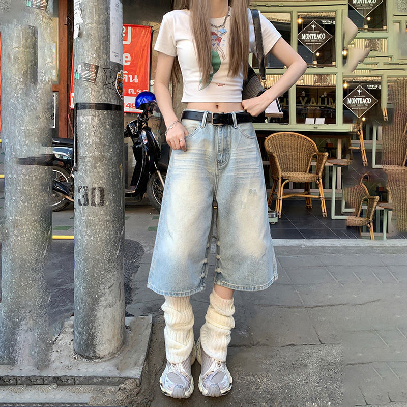 Women's Washed Light-colored Loose Wide-leg Cropped Denim Shorts