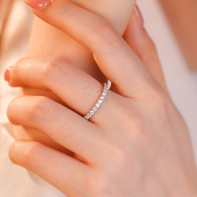 Silver Full-set With Finely Crafted Zircon Ring And Diamonds That Won't Fall Off