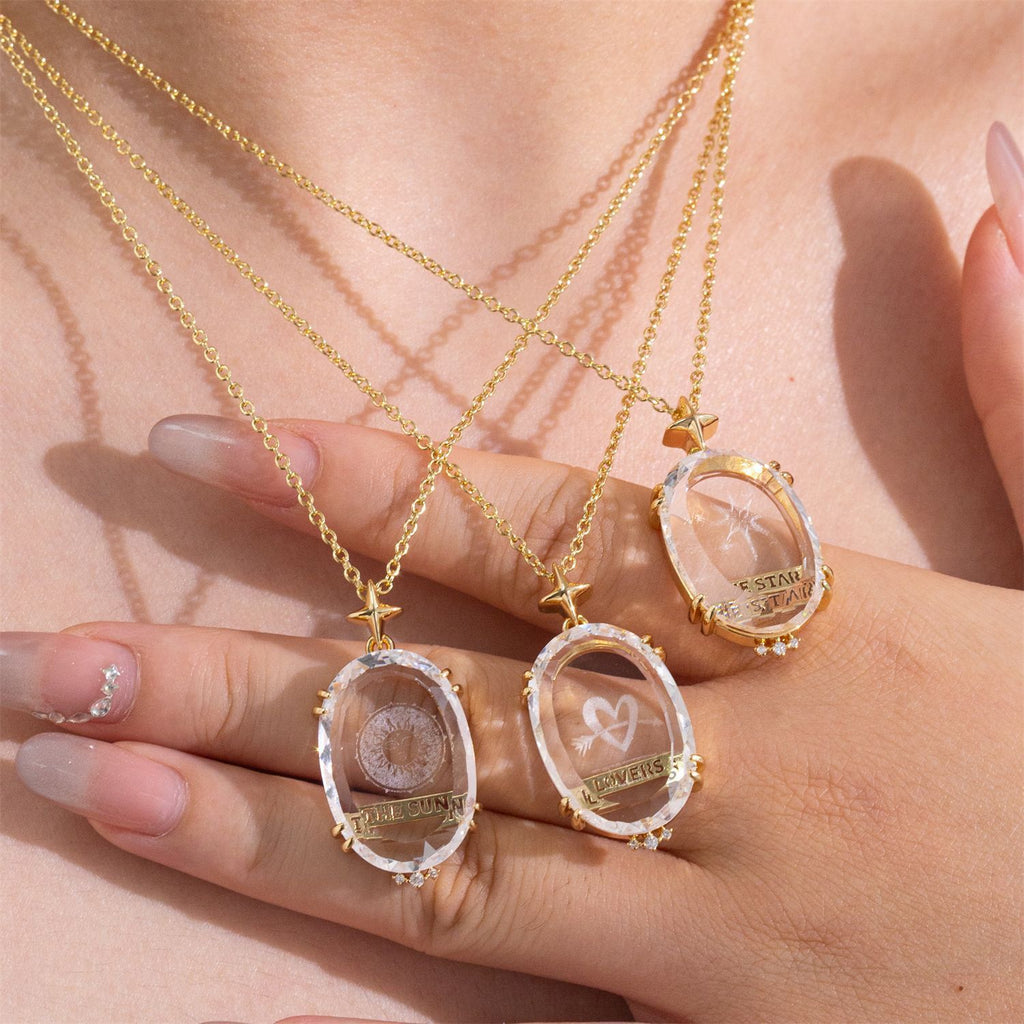 Fashionable Transparent Crystal Pattern Tarot Card Necklace