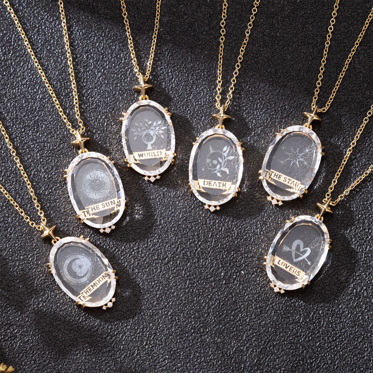 Fashionable Transparent Crystal Pattern Tarot Card Necklace