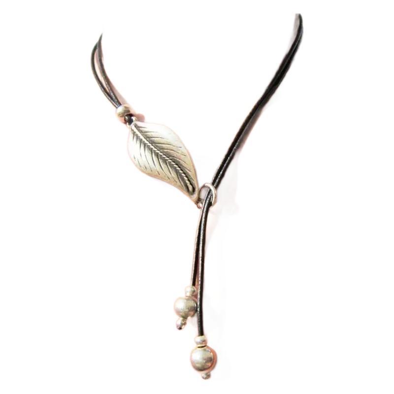 Feather-Designed Personalized Clavicle Necklace