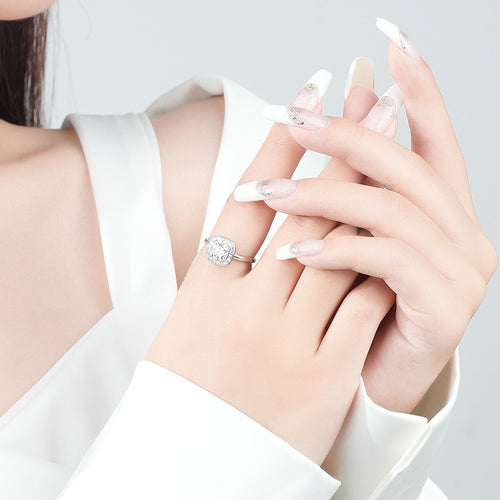 15-Carat Moissanite Ring For The Index Finger