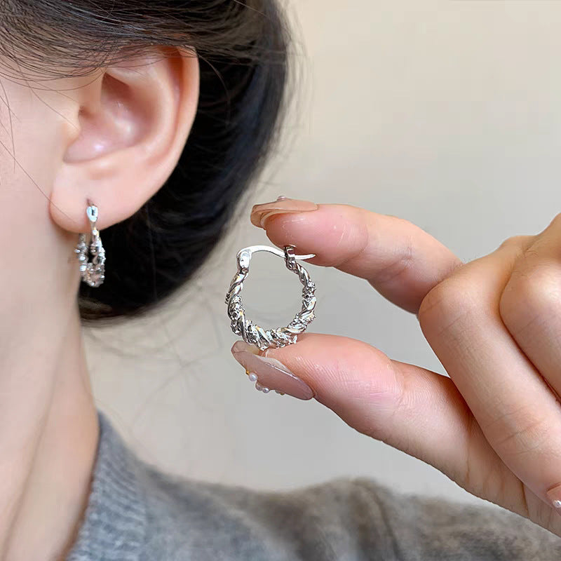 Simple Hoop Earrings For Round Faces