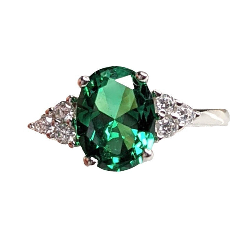 Fashionable Womens Ring With Oval Zircon