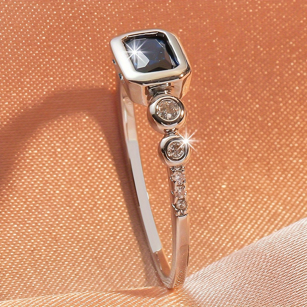 Womens Minimalist Versatile Unisex Ring