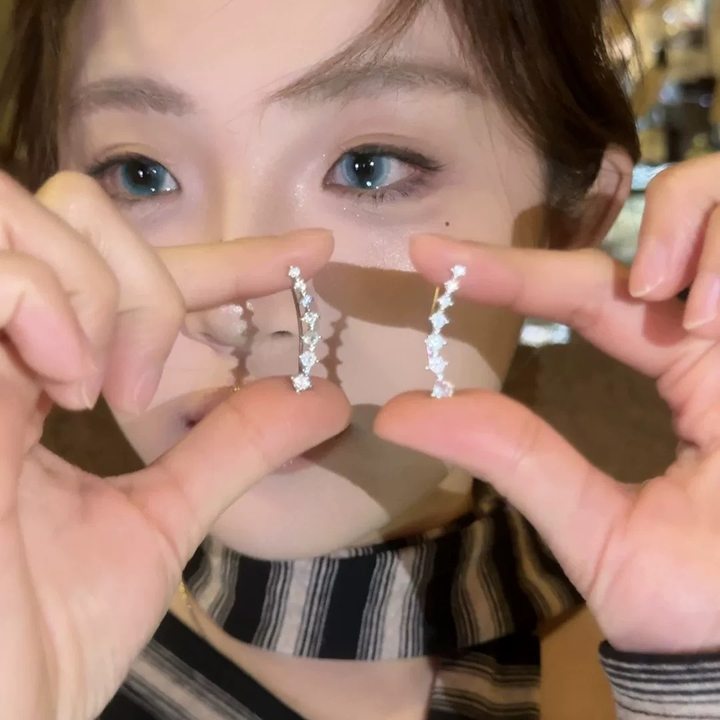 Simple Hoop Earrings For Round Faces