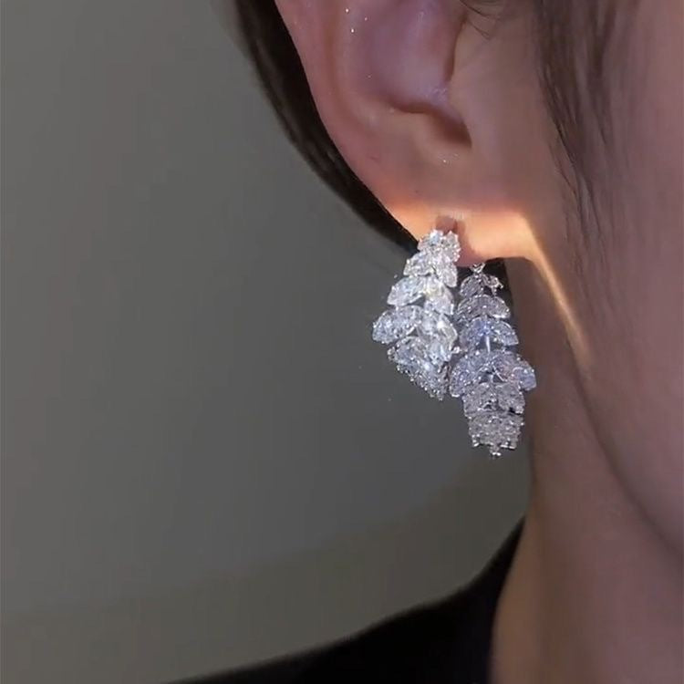 Fully Diamond-studded Leaf Earrings For A Sophisticated Lookwearable On Either Side
