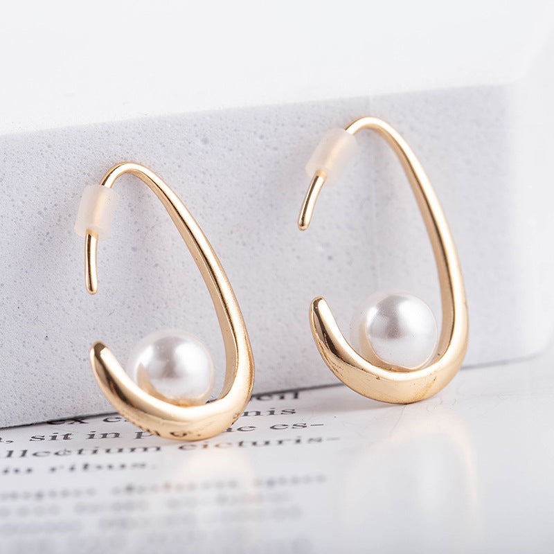 New Pearl Earrings With Brass Texture Metal