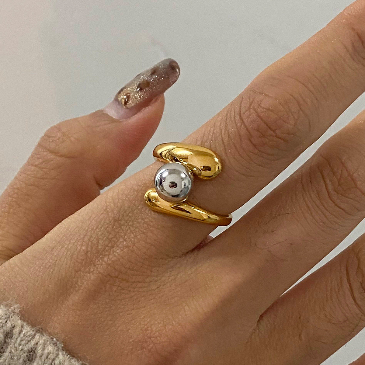 Women's Minimalist Open Ring, Interlocking Bead Design, Two-Tone Gold-Plated Stainless Steel Ring, Versatile Daily & Formal Jewelry