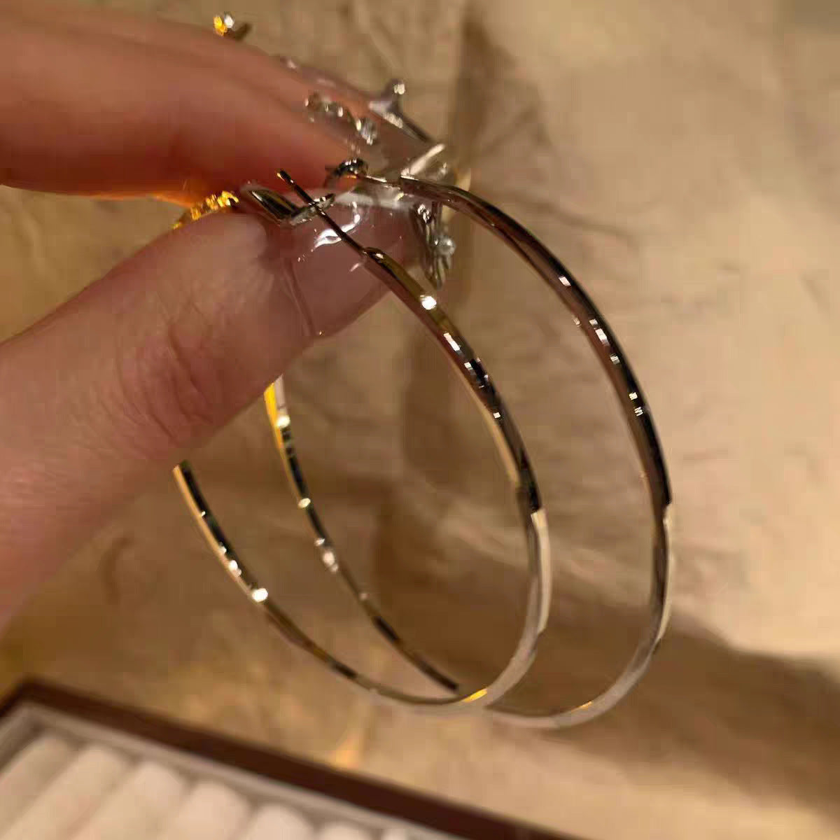 Simple Hoop Earrings For Round Faces